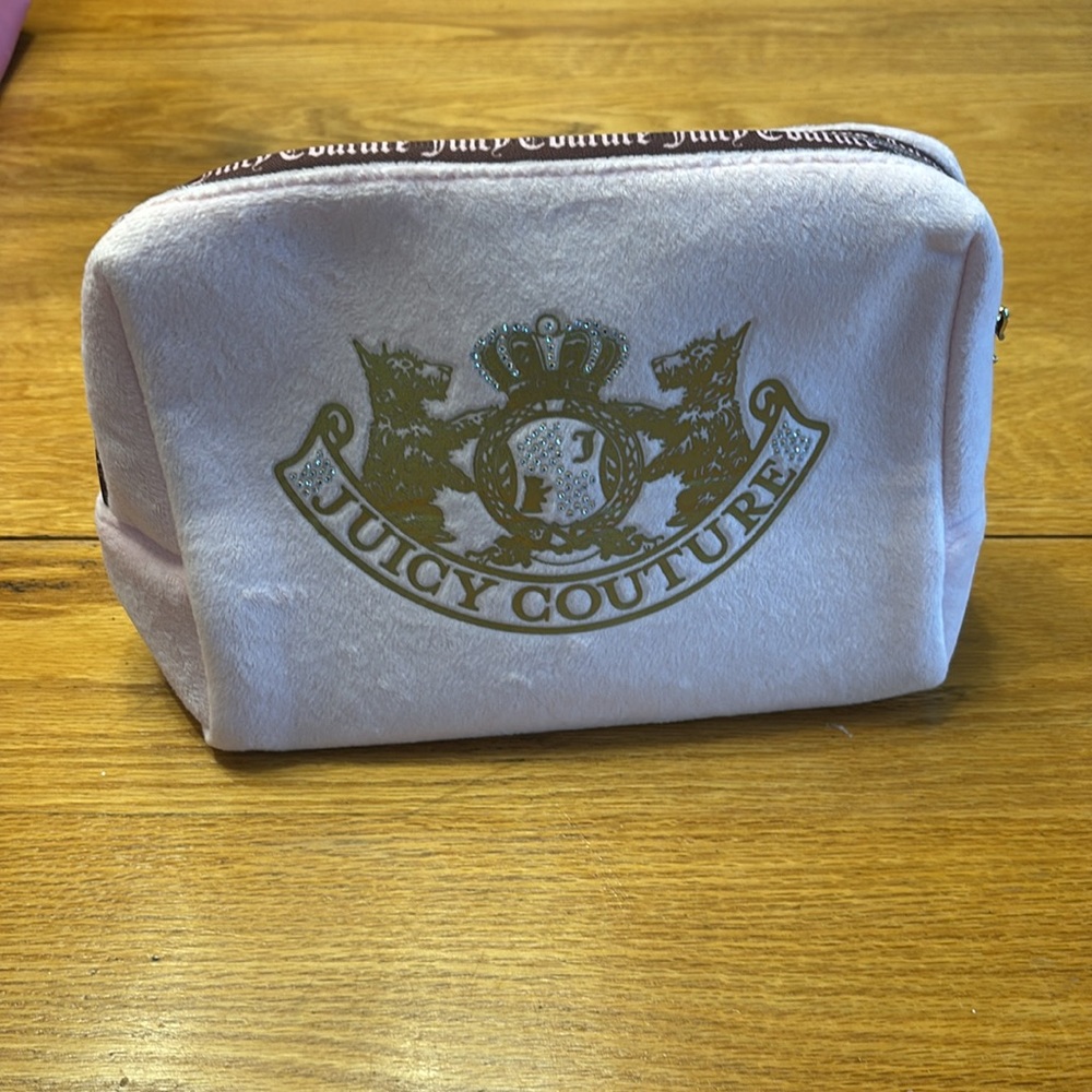 Juicy Couture Pink Tote with Matching Pouch and Zip Wallet. No dust bunnies. - Picture 11 of 15
